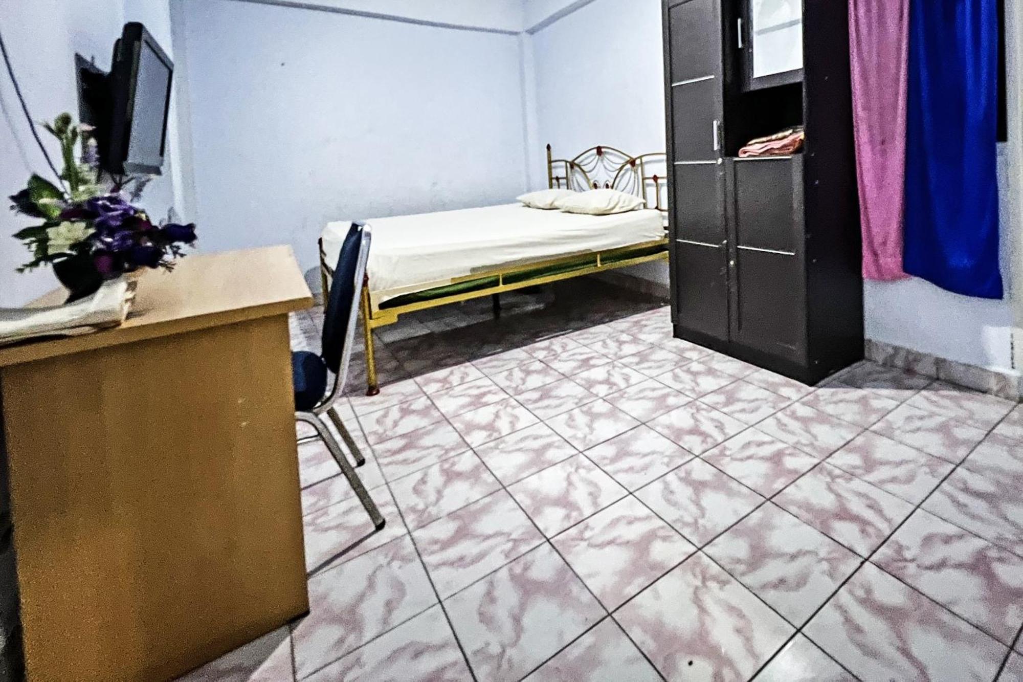 Oyo 91757 Surya Hotelneartaman Anggrek Pkk Watansoppeng Lalabata Exterior photo