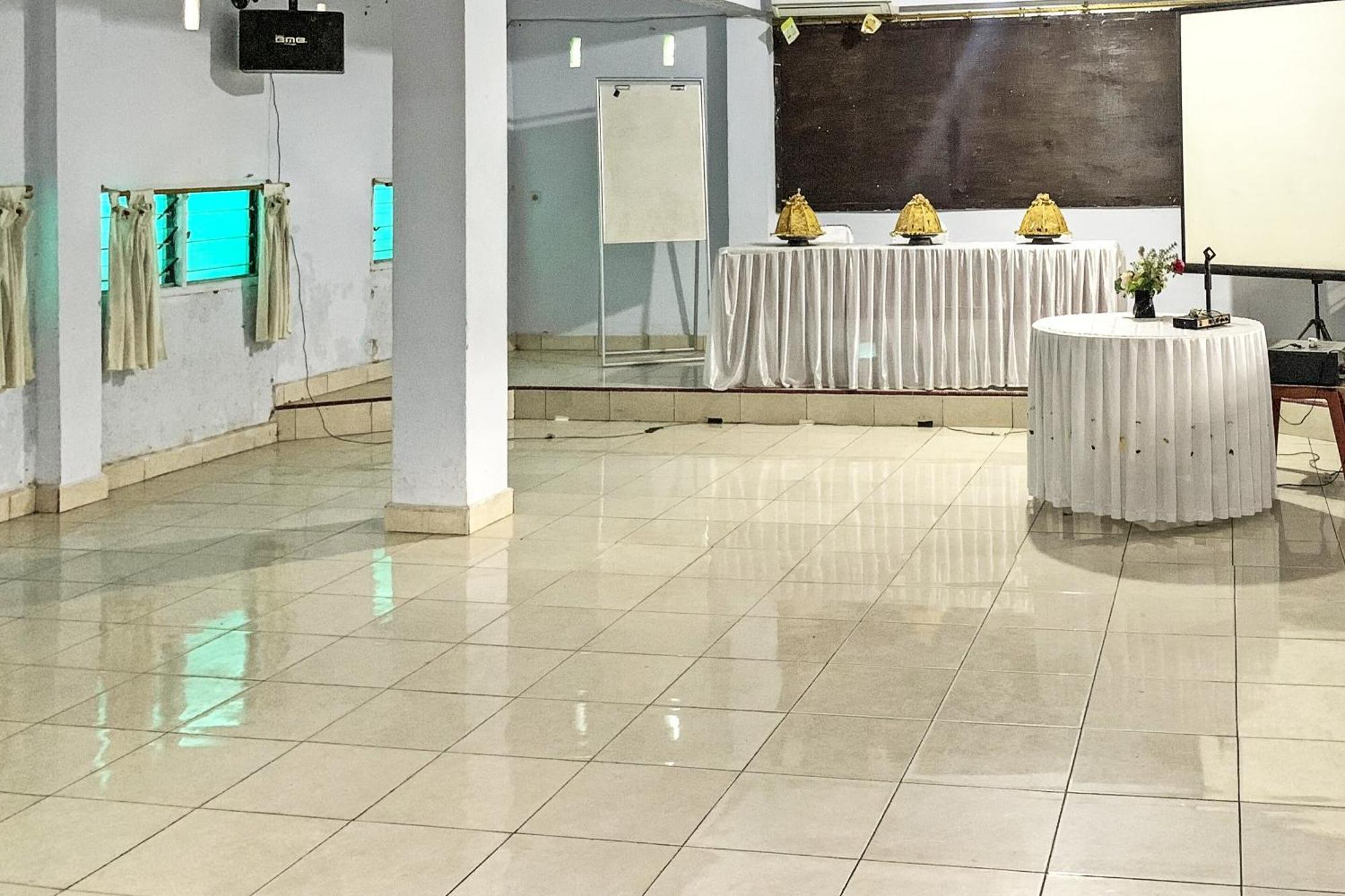 Oyo 91757 Surya Hotelneartaman Anggrek Pkk Watansoppeng Lalabata Exterior photo
